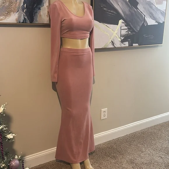 SHEIN- 2pc Long Skirt and Shirt Set size M - Picture 4 of 7